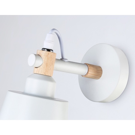 Светильник настенный TR82212WH/LW белый/св.дерево  Е27 40W 